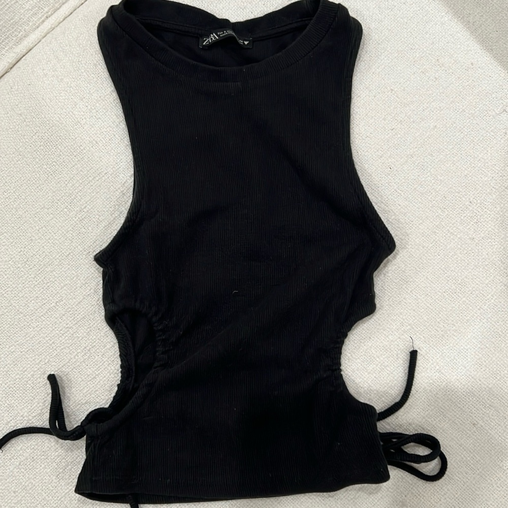 black crop top